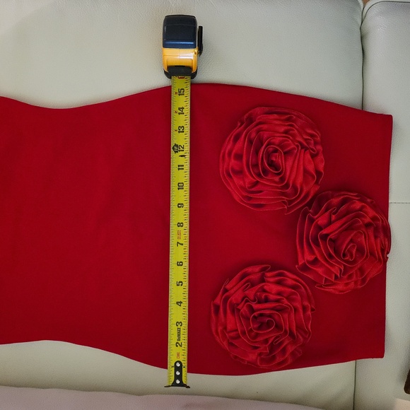 Red flower dress 😍 ♥️ ✨️ - Picture 10 of 11